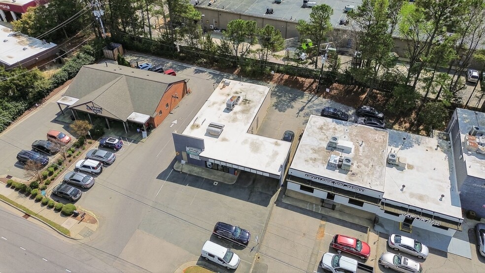 More Photos Of 113 SW Maynard Rd, Cary Freestanding For Lease