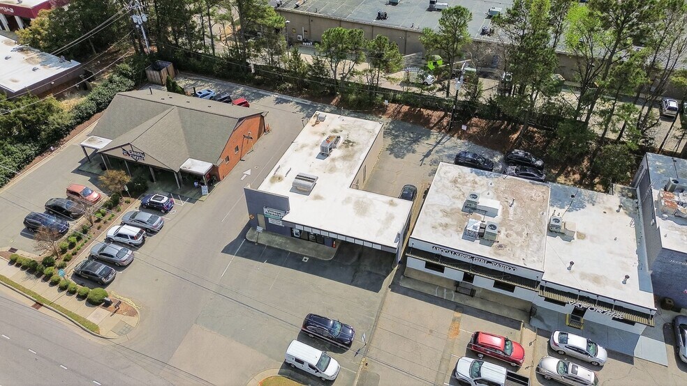 More Photos Of 113 SW Maynard Rd, Cary Freestanding For Lease