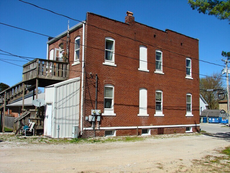 More Photos Of 111 N Poplar St, Mount Olive Apartments For Sale