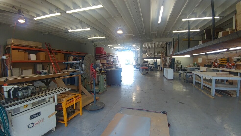 More Photos Of 2169 10th St, Sarasota Warehouse For Sale