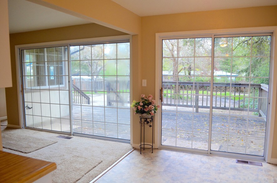 More Photos Of 5800 Valley Dr, Felton Apartments For Sale