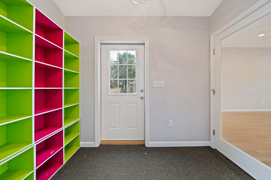 More Photos Of 1221 Ocean St, Marshfield Flex For Sale