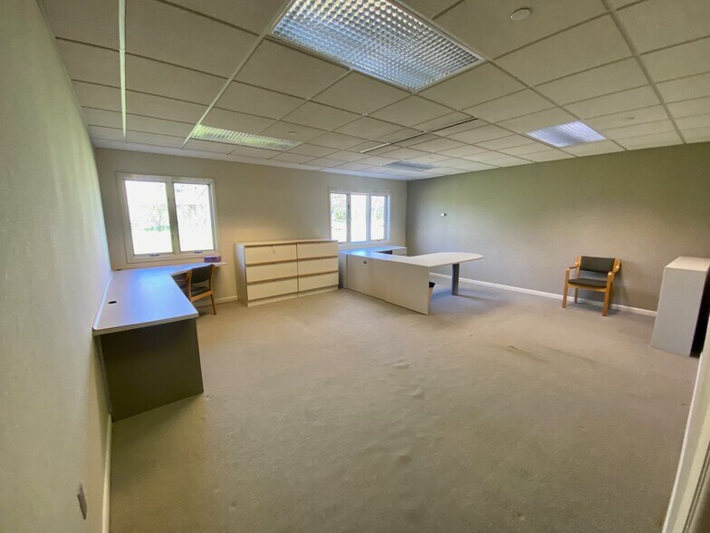 More Photos Of 5440 E County Road 450 N, Albany Loft Creative Space For Sale