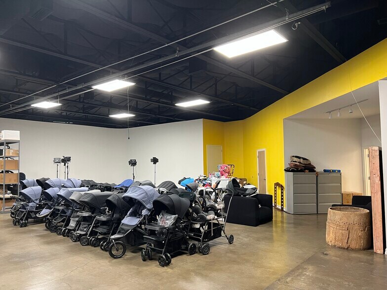 More Photos Of 2919 Canton St, Dallas Light Manufacturing For Sale