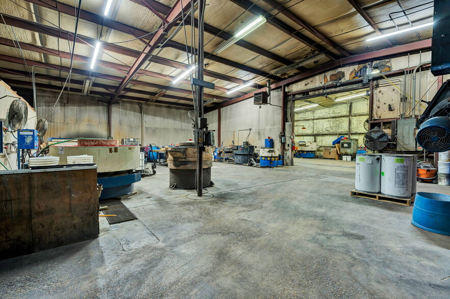 More Photos Of 2450 Riverside Drive, Chattanooga Warehouse For Sale