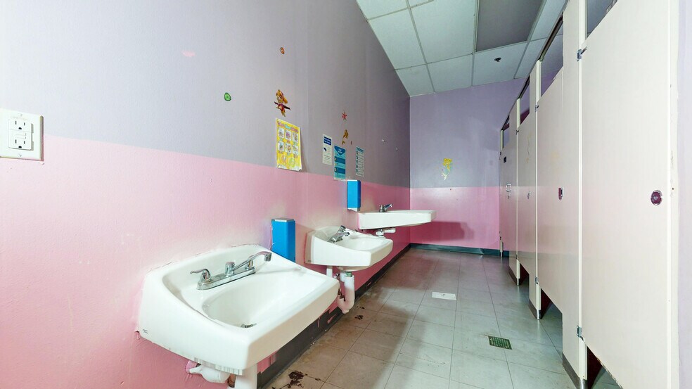 More Photos Of 45 S New York Ave, Galloway Unknown For Lease