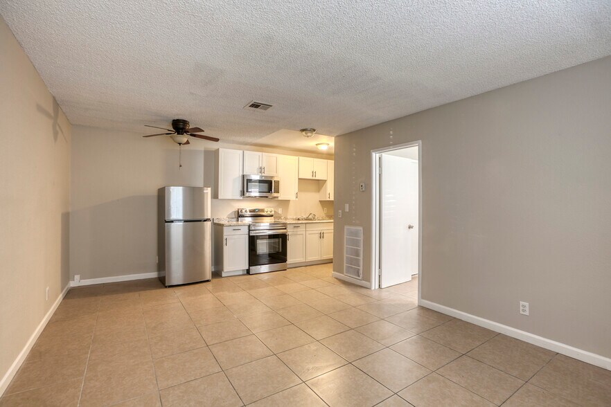 More Photos Of 317 S 9th St, Las Vegas Apartments For Sale