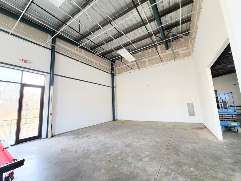 More Photos Of 360 Georges Rd, North Brunswick Storefront For Lease