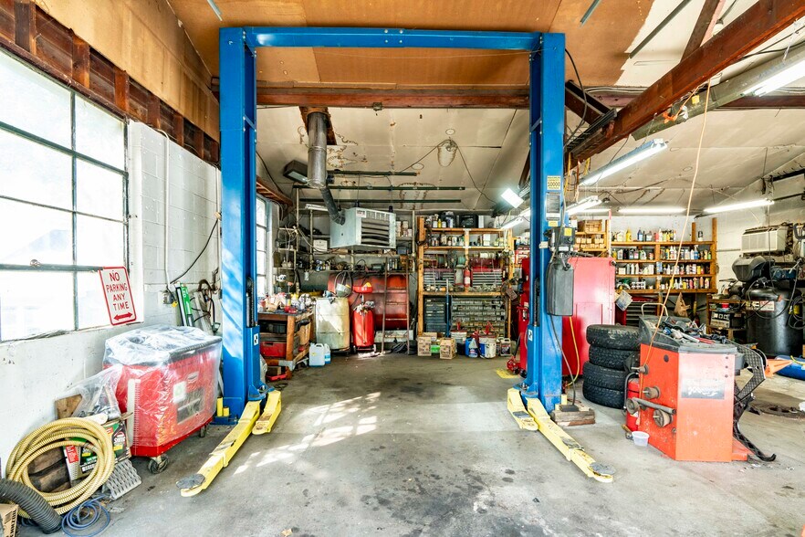 More Photos Of 2811 NY-82, Pleasant Valley Manufacturing For Sale