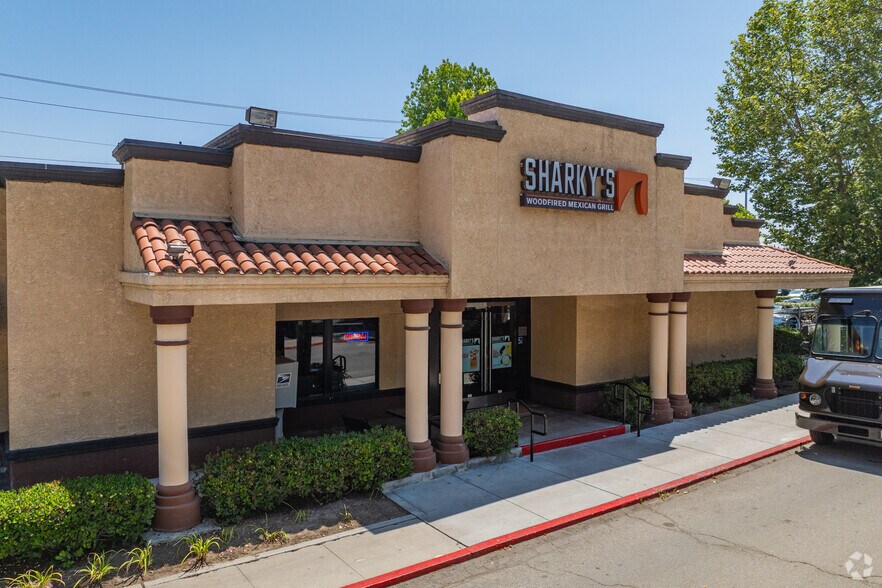 More Photos Of 2410 Sycamore Dr, Simi Valley Freestanding For Lease