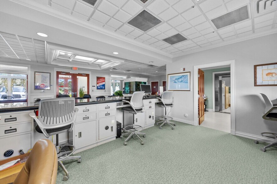 More Photos Of 8468 Caratoke Hwy, Powells Point Bank For Lease