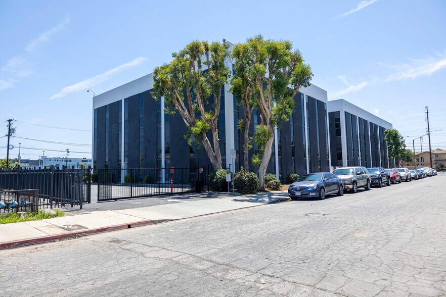 More Photos Of 8337 Telegraph Rd, Pico Rivera Medical For Lease