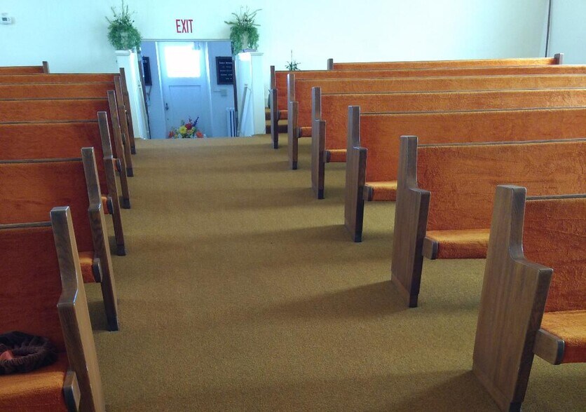 More Photos Of 71 S Washington St, Oxford Religious Facility For Lease