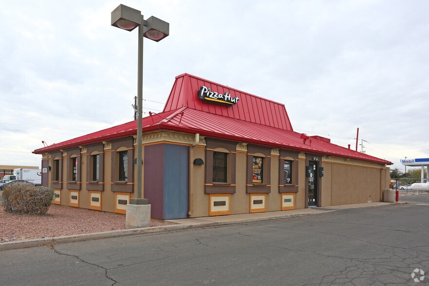 More Photos Of 13105 W Glendale Ave, Glendale Restaurant For Lease