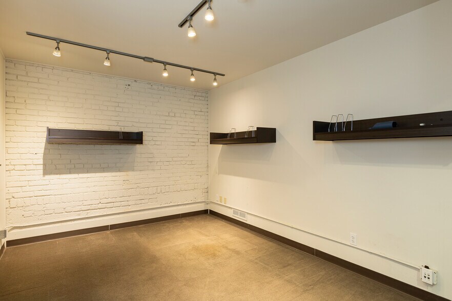 More Photos Of 2420 2nd Ave, Seattle Storefront Retail Office For Sale