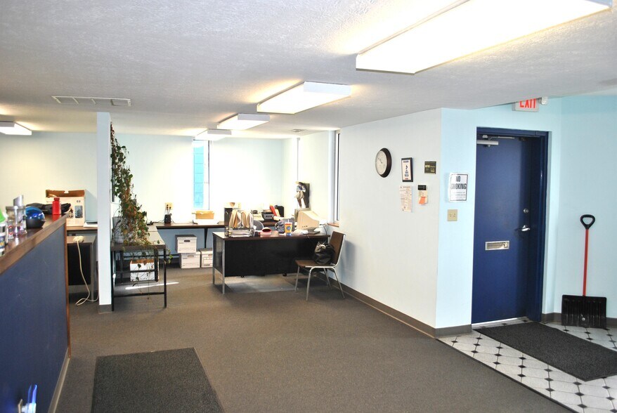 More Photos Of 2882 Johnstown Rd, Columbus Warehouse For Sale