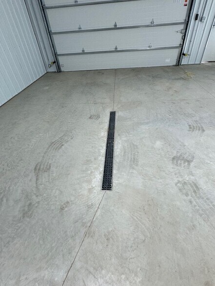 More Photos Of 700 Armstrong Dr, Fairmont Service For Sale