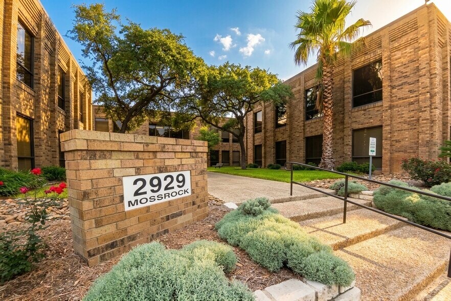 More Photos Of 2929 Mossrock Dr, San Antonio Office For Lease