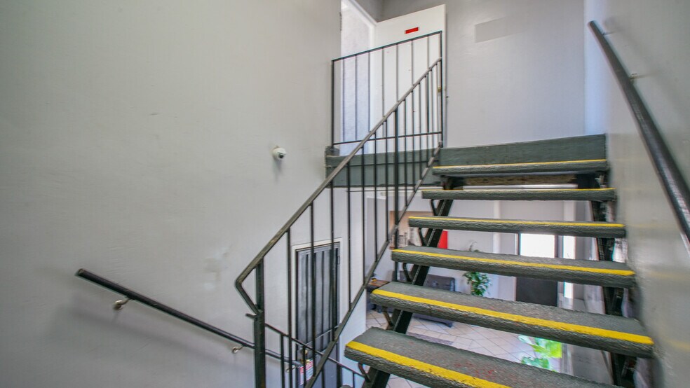 More Photos Of 4905 W Adams Blvd, Los Angeles Apartments For Sale