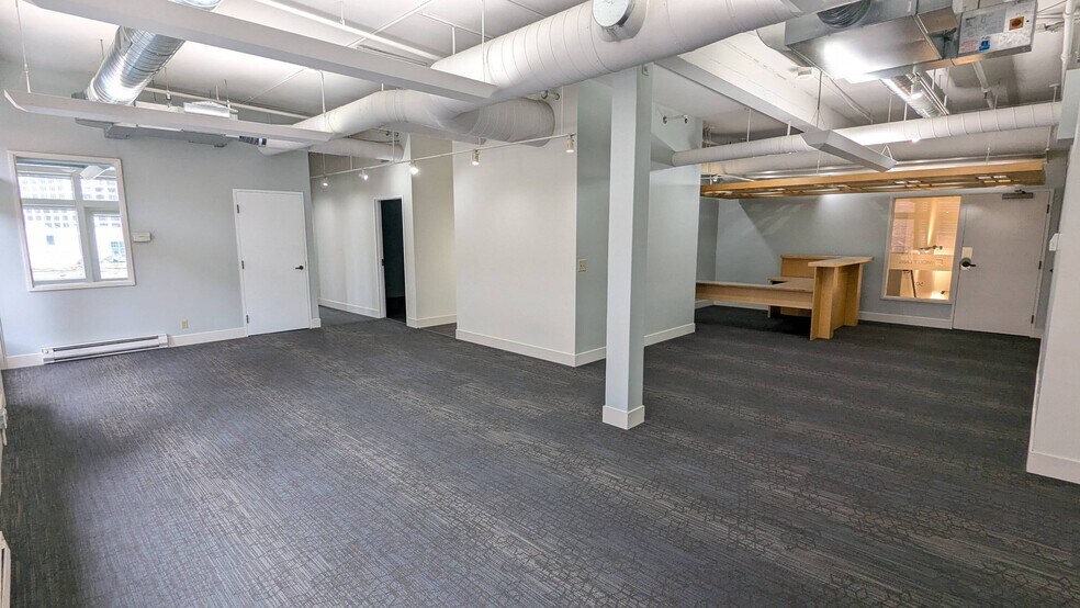 More Photos Of 401 2nd Ave S, Seattle Unknown For Lease