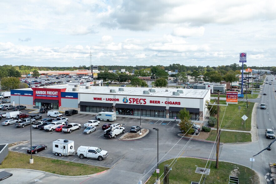 More Photos Of 23611 Highway 59, Porter Supermarket For Sale