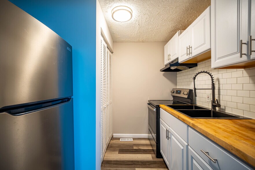 More Photos Of 5510 Beavercrest Dr, Lorain Apartments For Sale