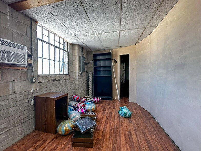 More Photos Of 121 S Kentucky Ave, Lakeland Storefront For Lease
