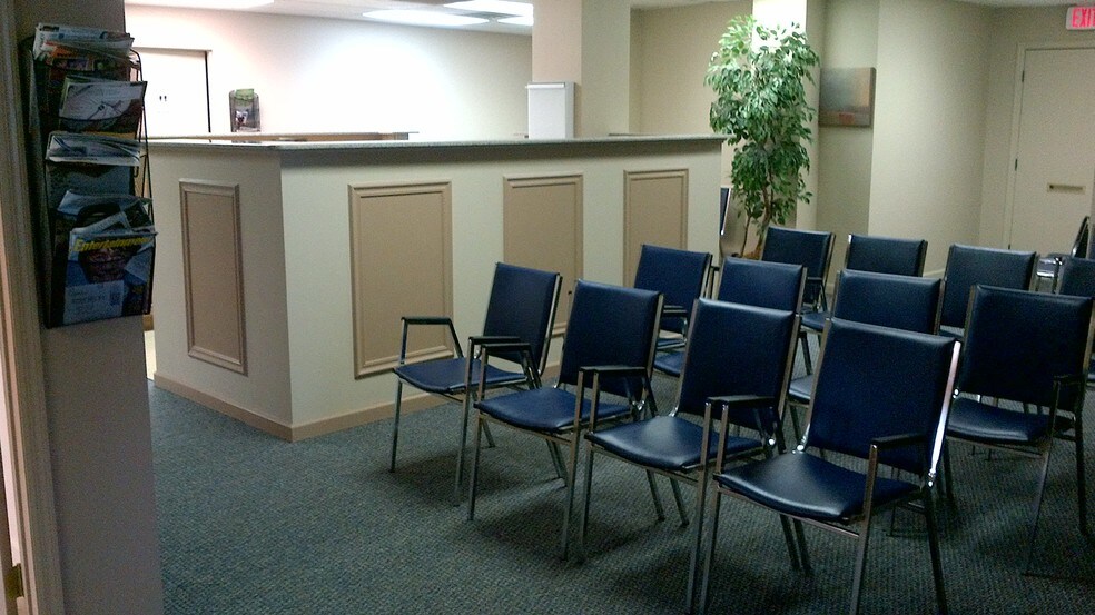 More Photos Of 393 Sunrise Hwy, West Babylon Medical For Sale