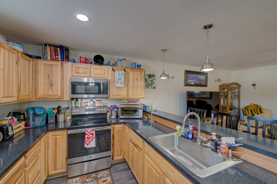 More Photos Of 3003 Highway 101 N, Gearhart Self Storage For Sale