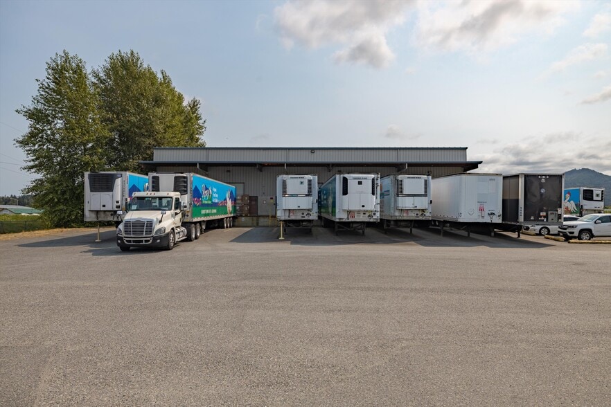 More Photos Of 3616 Old Highway 99 S Rd, Mount Vernon Distribution For Sale