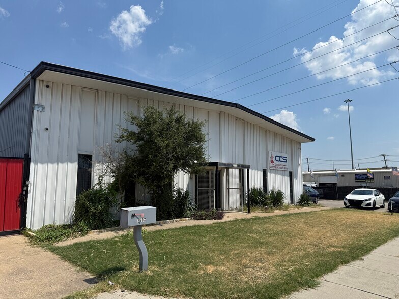 More Photos Of 2333 Joe Field Rd, Dallas Light Manufacturing For Lease
