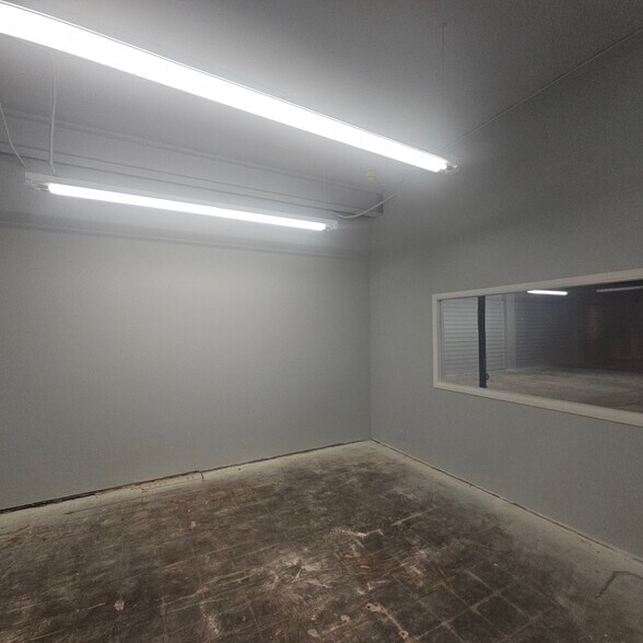 More Photos Of 3420 NW 7th St, Miami Light Distribution For Lease