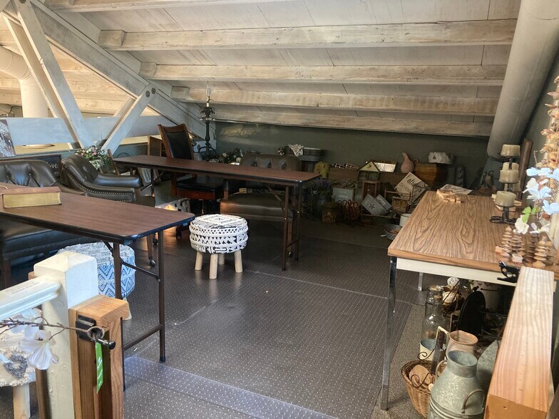 More Photos Of 870 Hartnell Ave, Redding Garden Center For Sale