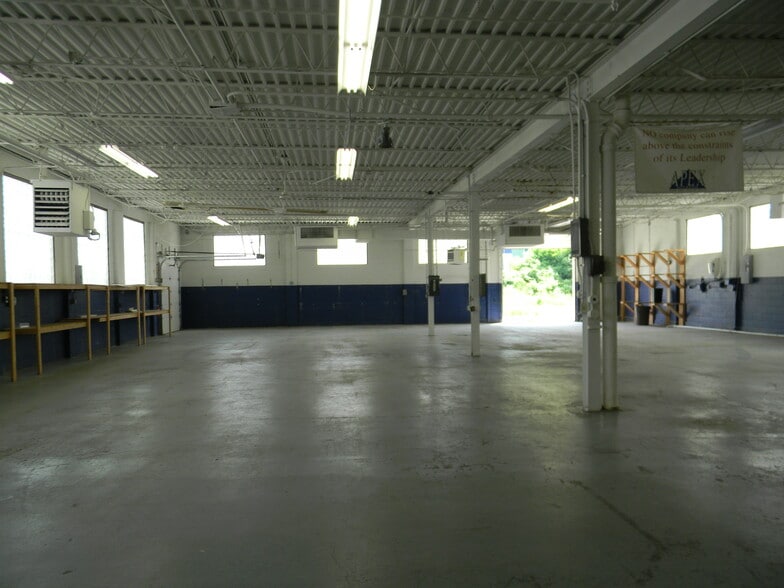 More Photos Of 6315 Warrick Ave, Cincinnati Manufacturing For Lease