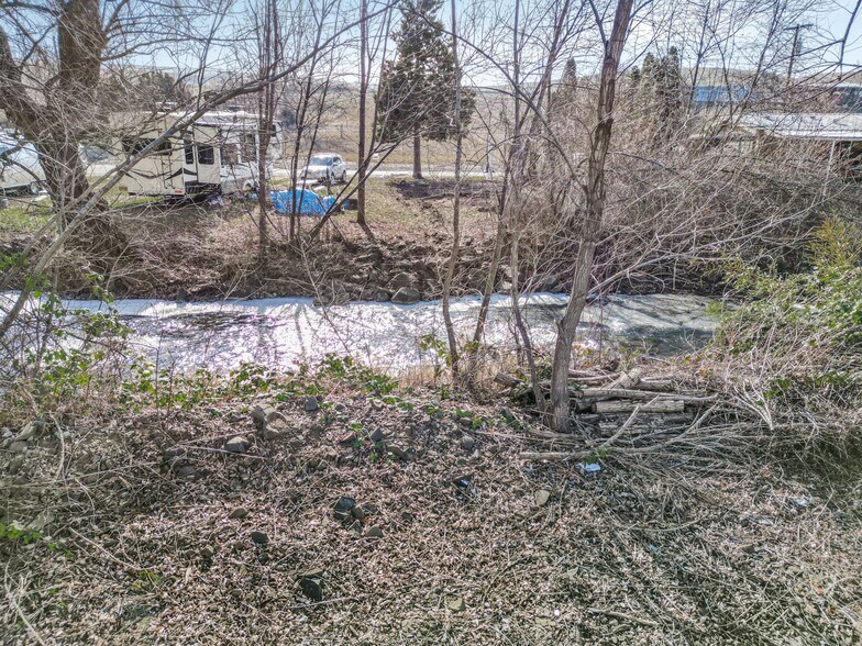 More Photos Of 50 NE Akin St, Dufur Self Storage For Sale