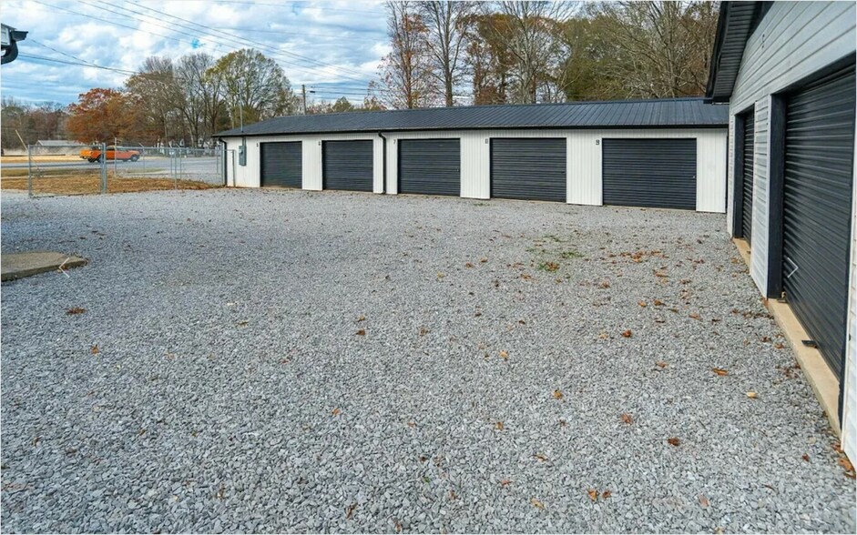 More Photos Of 9582 Heart of Dixie hwy, Arab Self Storage For Sale