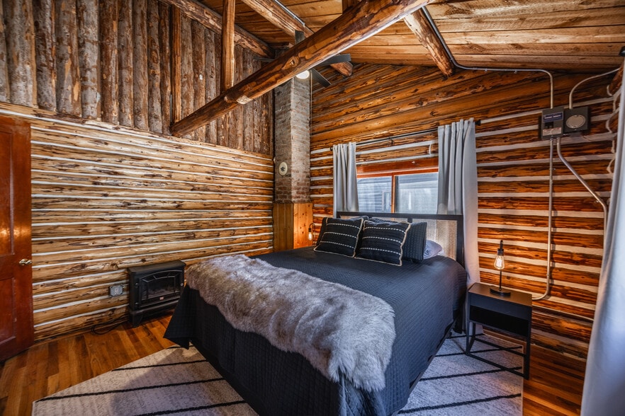 More Photos Of 631 N Silver St, Lake City Hotel For Sale