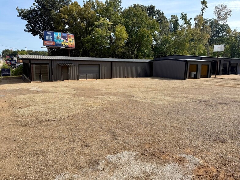 More Photos Of 1622 W Front St, Tyler Industrial For Sale