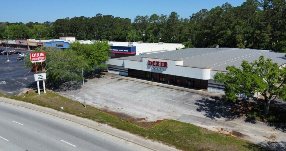 More Photos Of 303 Robertson Blvd, Walterboro General Retail For Sale