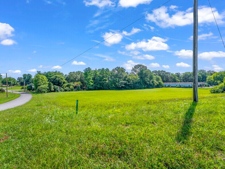 More Photos Of College St S, Winchester Land For Sale