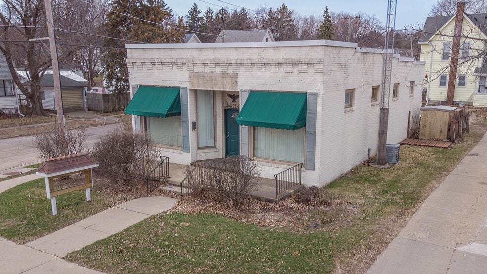 More Photos Of 404 N West Ave, Freeport Office For Sale