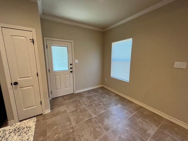 More Photos Of 13903 Annas Way, San Antonio Apartments For Sale