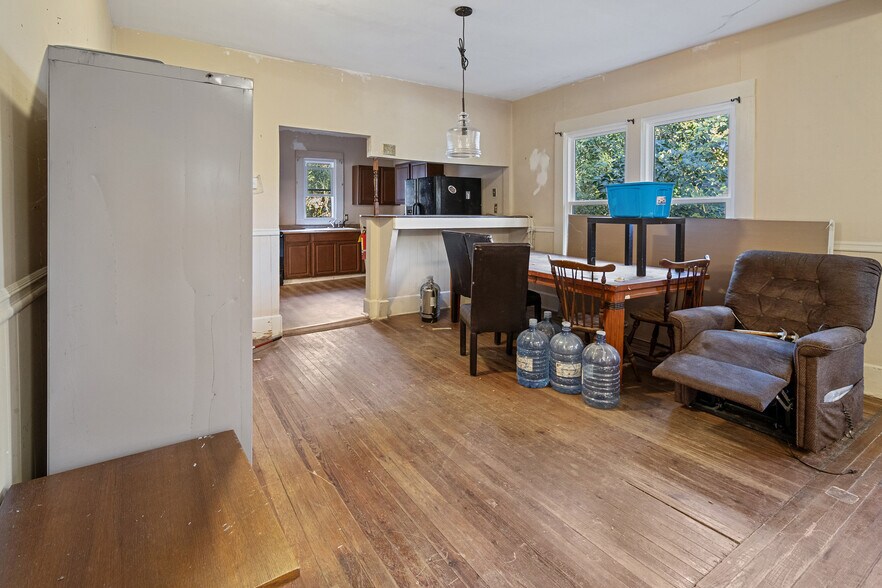 More Photos Of 960 Curry Pl, Macon-Bibb Healthcare For Sale