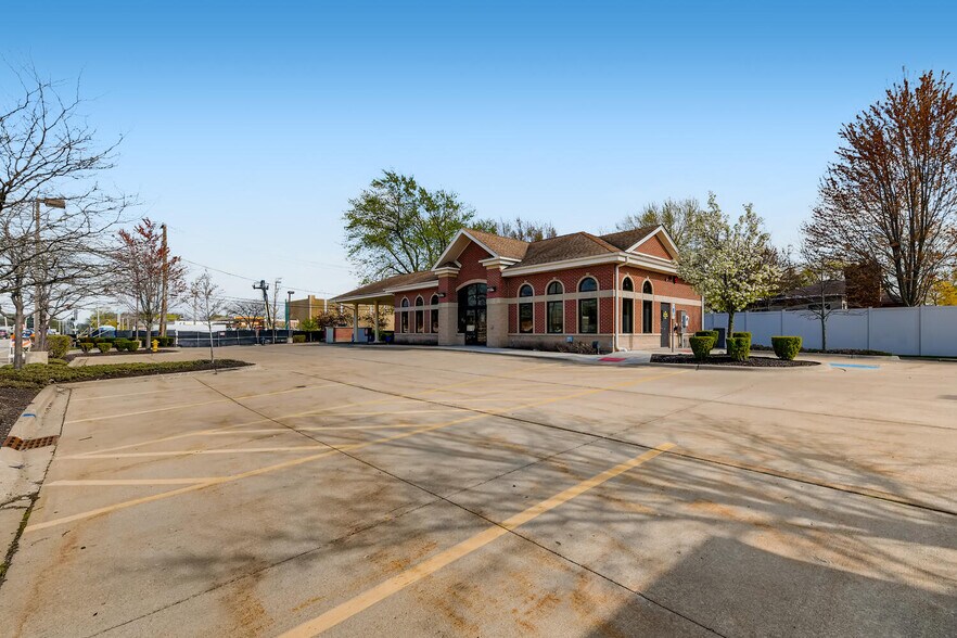 More Photos Of 7231 171ST St, Tinley Park Fast Food For Lease