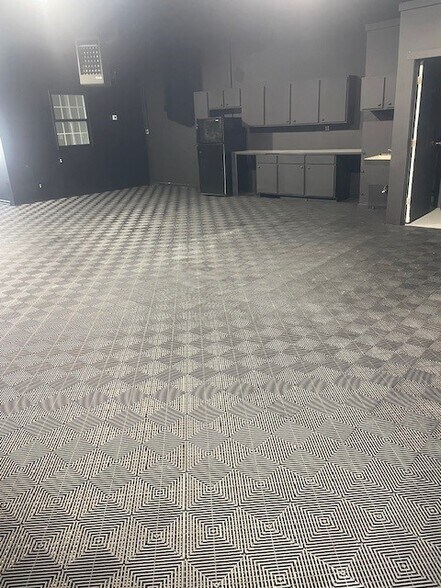 More Photos Of 520 S Prospect Ave, Hartville Flex For Lease