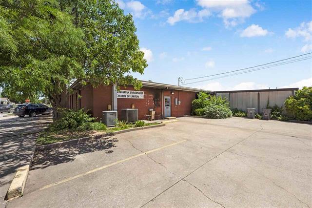 More Photos Of 816 W Gore Blvd, Lawton Office For Sale