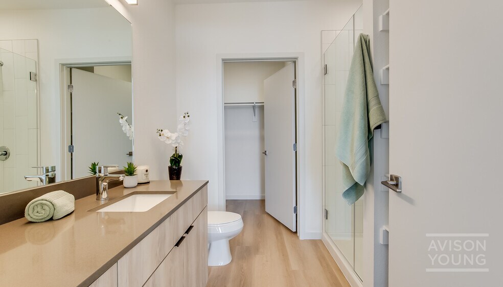 More Photos Of 500 W 41st Ave, Denver Apartments For Sale