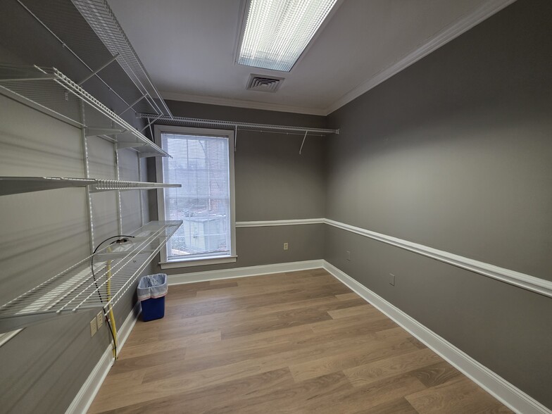 More Photos Of 109C Laurens Rd, Greenville Office Residential For Lease
