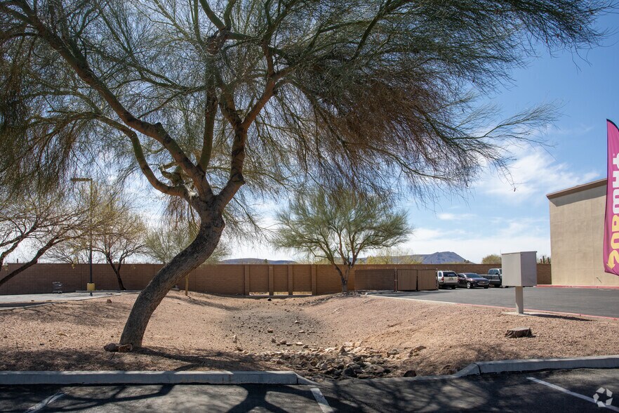 More Photos Of W Valencia Rd @ Cardinal Ave, Tucson Unknown For Lease