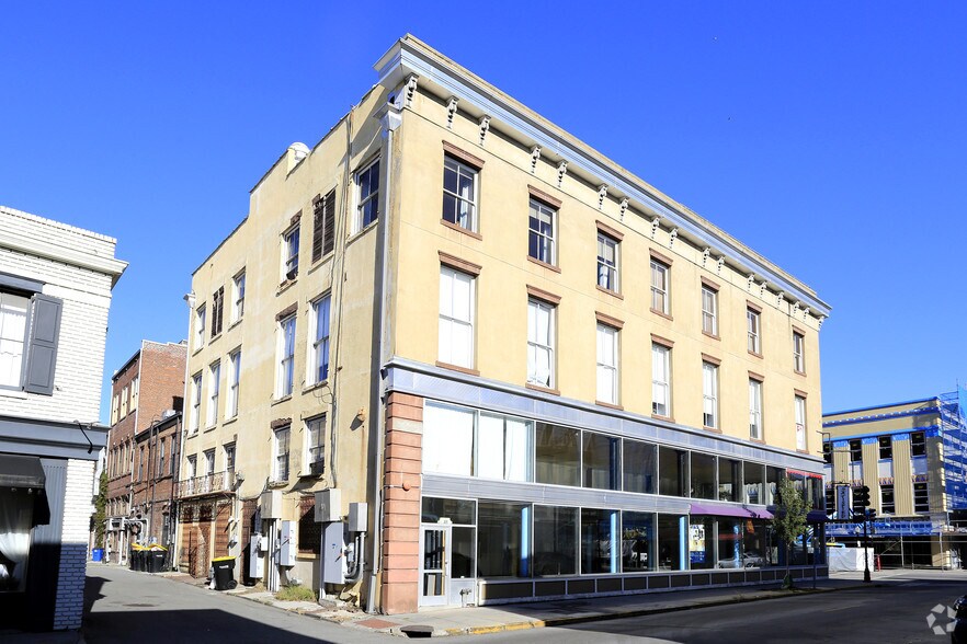 More Photos Of 301 W Broughton St, Savannah Loft Creative Space For Lease